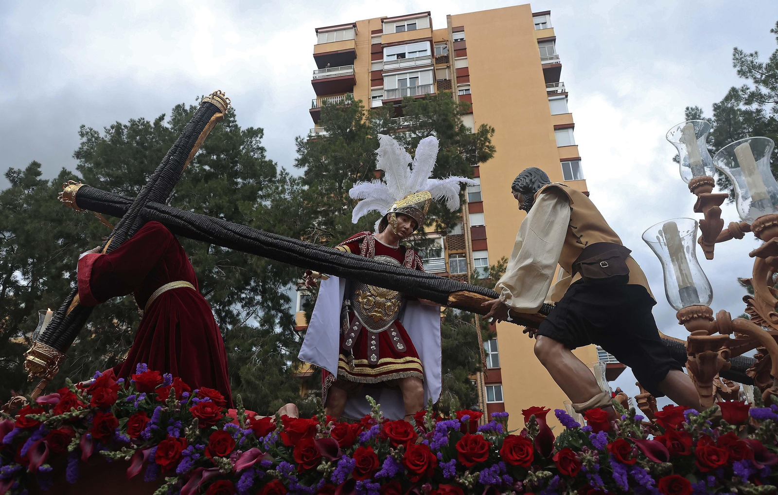 Fotos del Jueves Santo en Algeciras: Tres Caídas y Nazareno