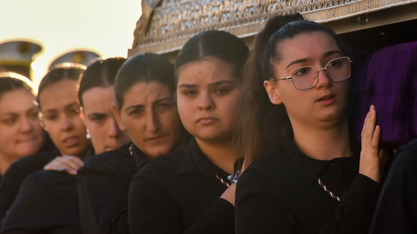 La procesión de la Virgen del Carmen en La Línea por el día de Todos los Santos, en imágenes