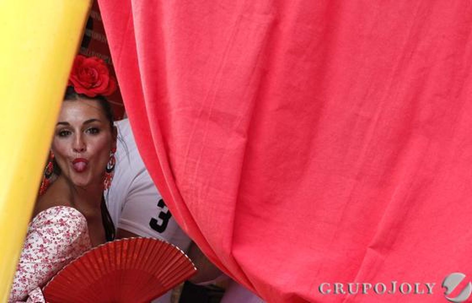 La Feria reúne a miles de personas en su jornada más esperada y en un año en el que se recuerda a Paco de Lucía

Foto: Erasmo Fenoy