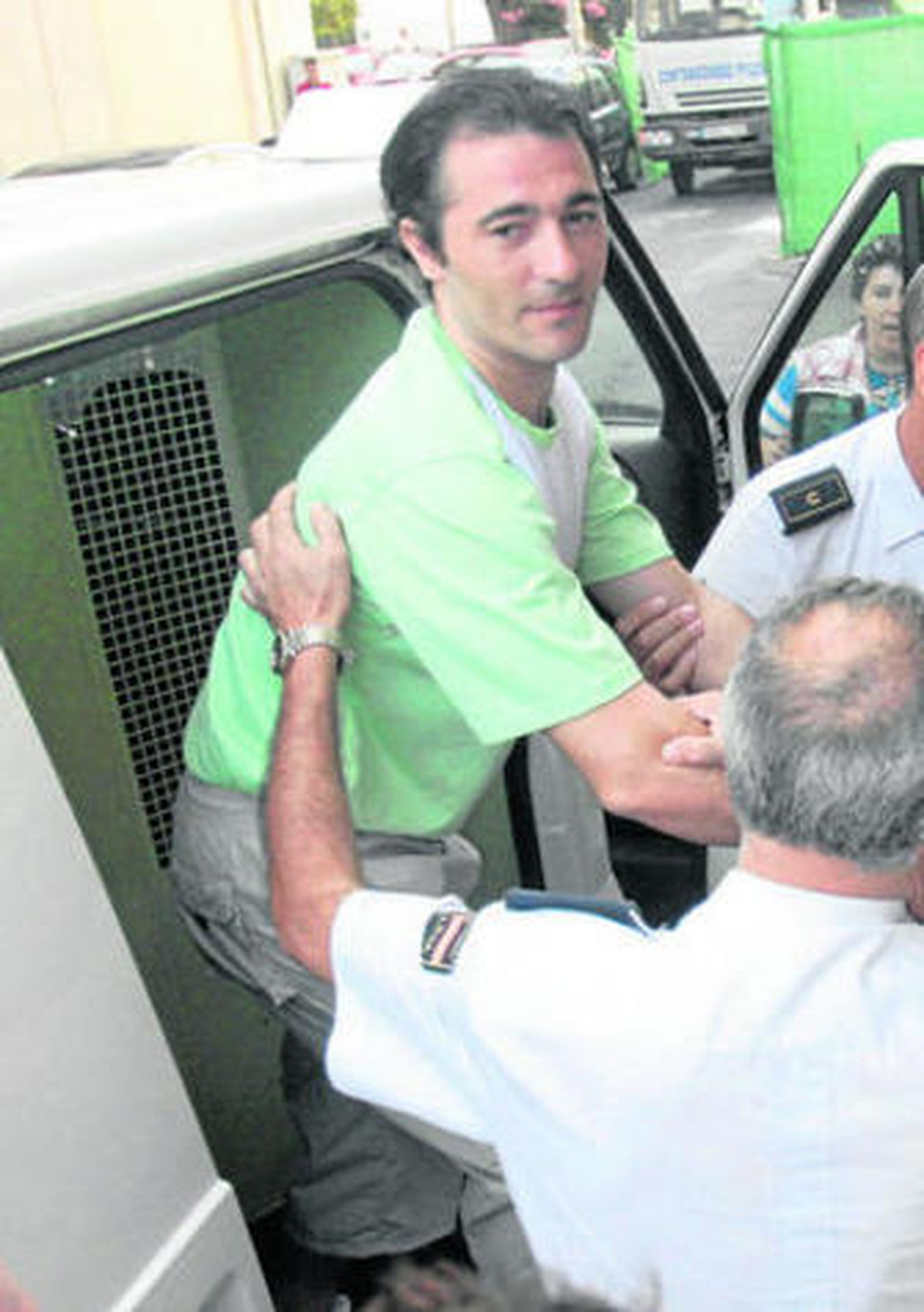 El imputado, en los juzgados tras su arresto.