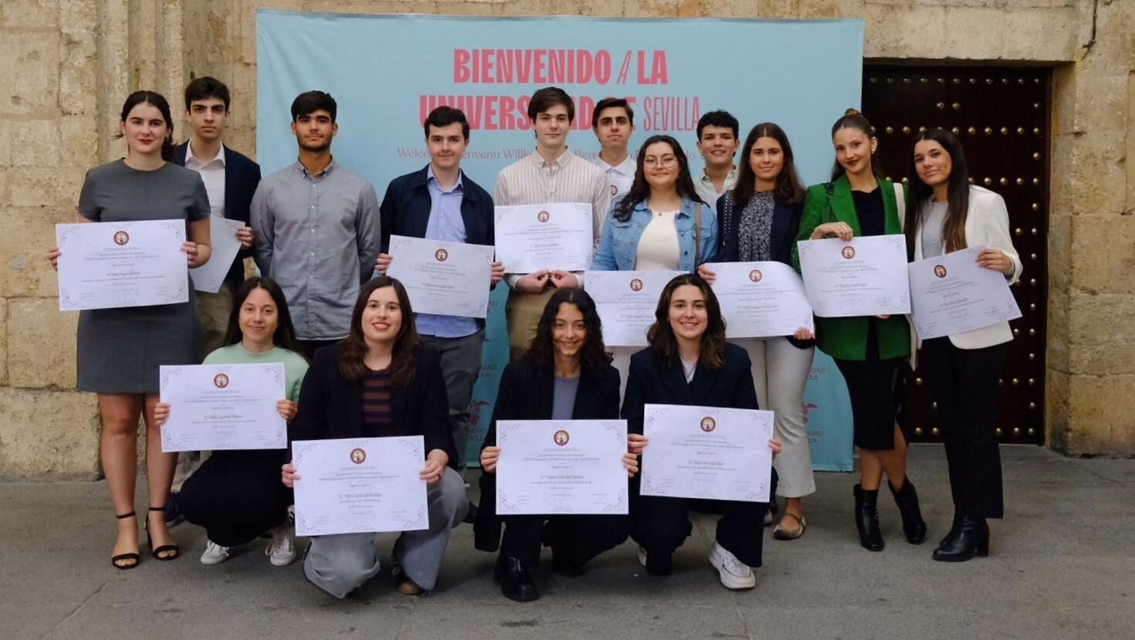 La US entrega los premios a los jóvenes talentos de las Olimpiadas del Conocimiento