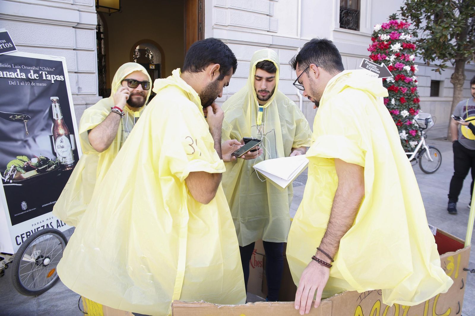 Uno de los grupos participantes en la XIX edición de la gymkana urbana.