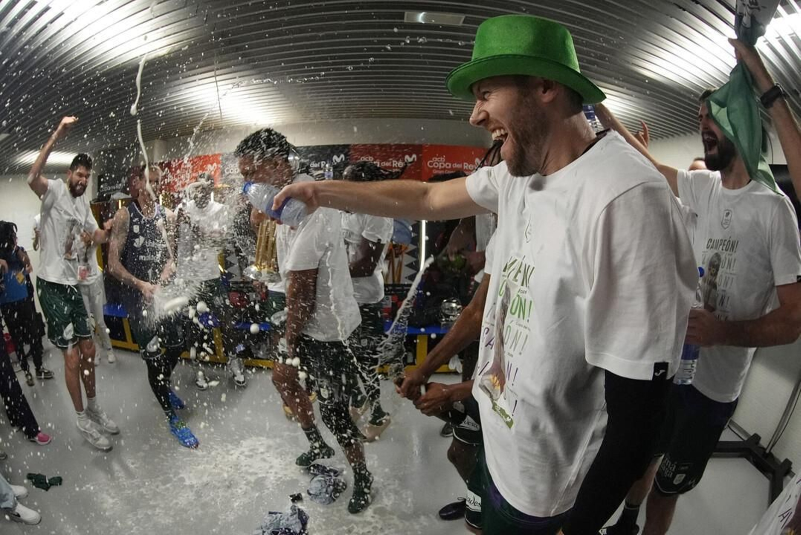 El Unicaja, campeón de Copa: Todas las imágenes del partido, la fiesta y la llegada a Málaga