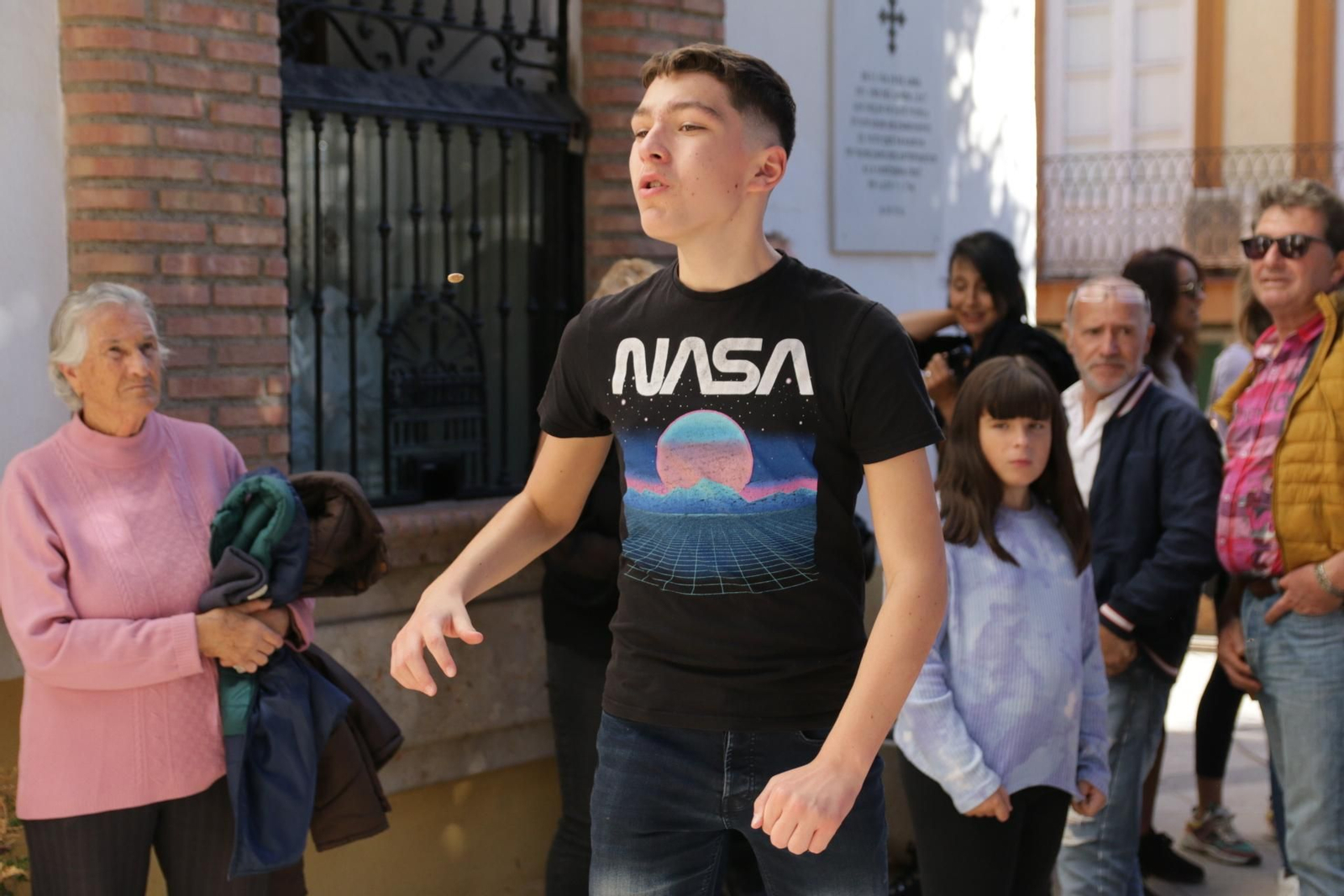 Las imágenes del concurso de lanzamiento de hueso de aceituna de Canjáyar