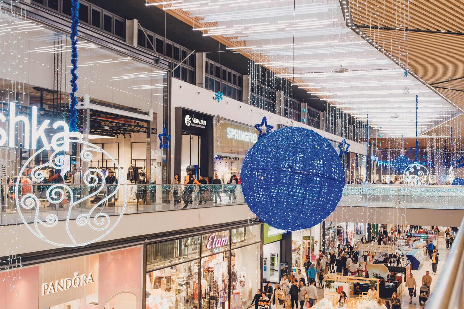 El centro comercial Lagoh decorado