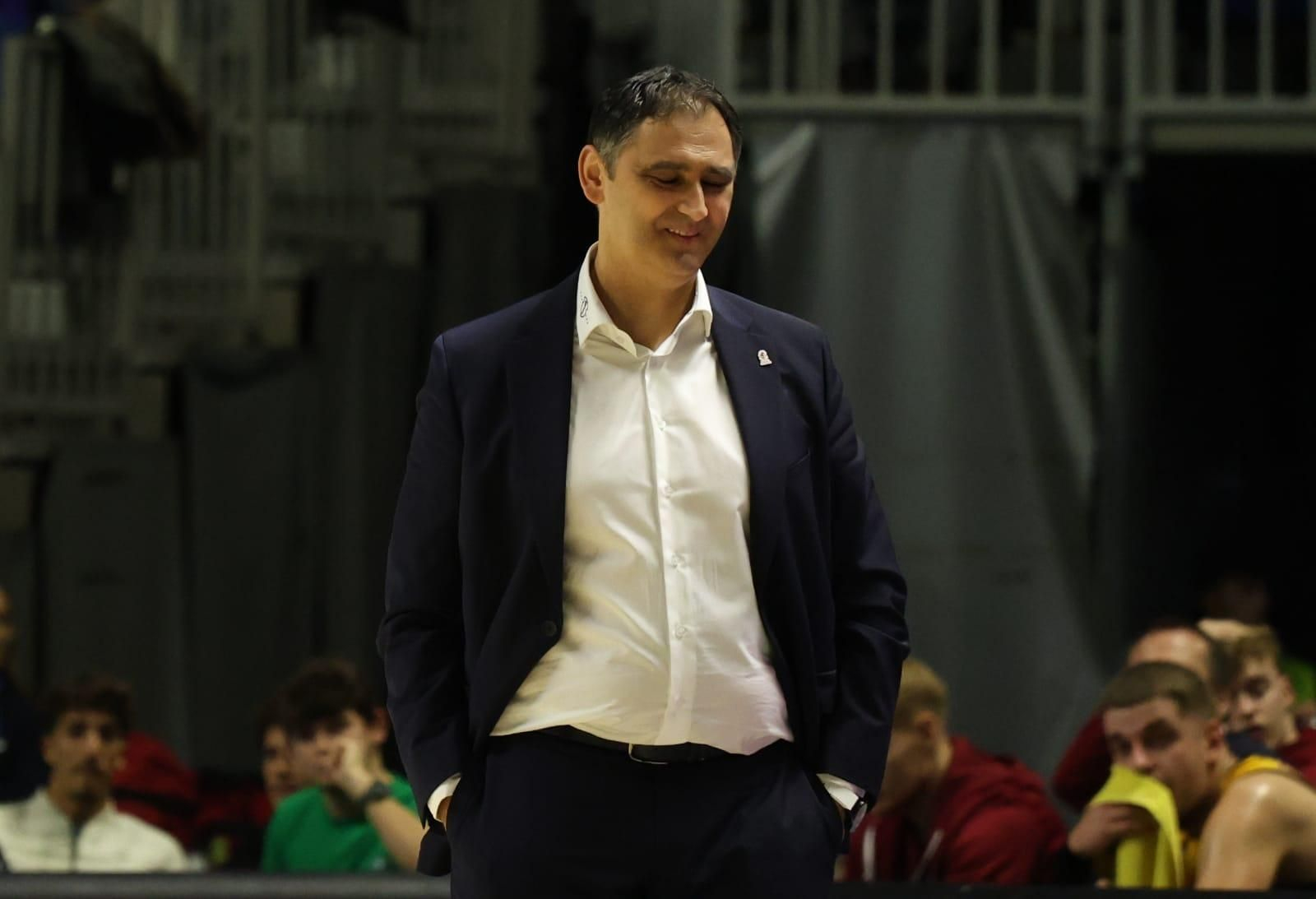 Dario Gjergja, entrenador del Oostende. Dario Gjergja, entrenador del Oostende.