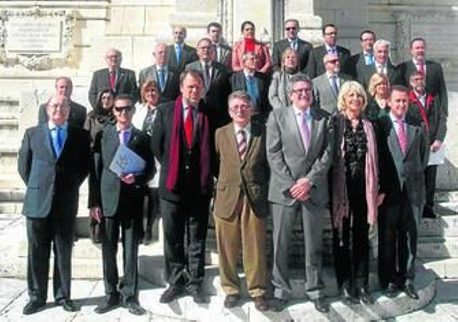 Arenas pide que un comité revise con "autocrítica" el modelo autonómico