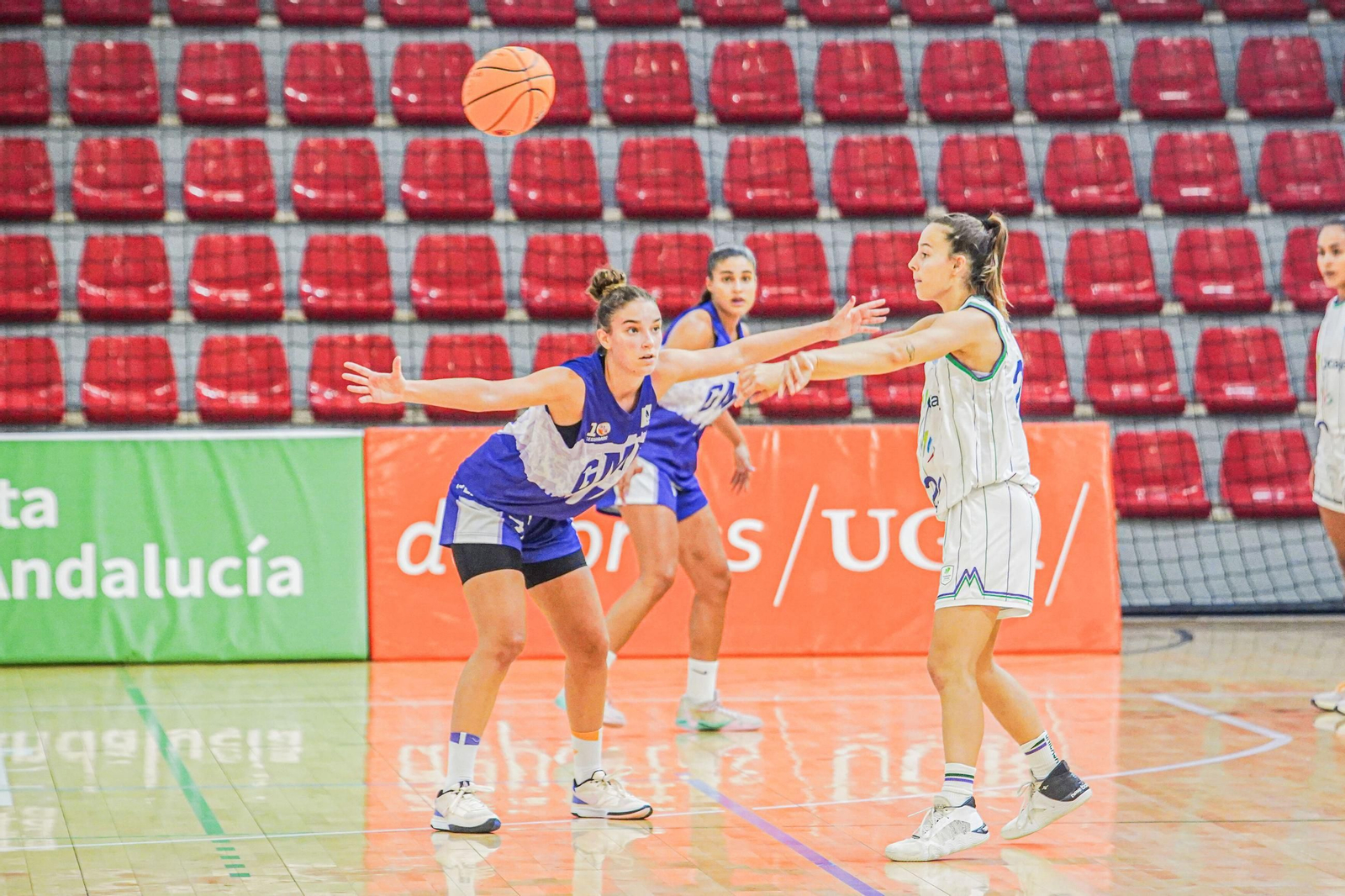 El Unicaja Mijas cierra en Granada una pretemporada invictas