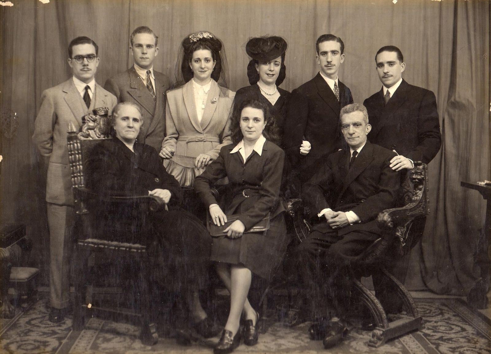 El matrimonio Salvador Repeto Ramírez de Arellano y Encarnacion Carpio Cosano, con su hijos Pedro, Salvador, José, Eugenio, María del Carmen, Rosario y Pilar.