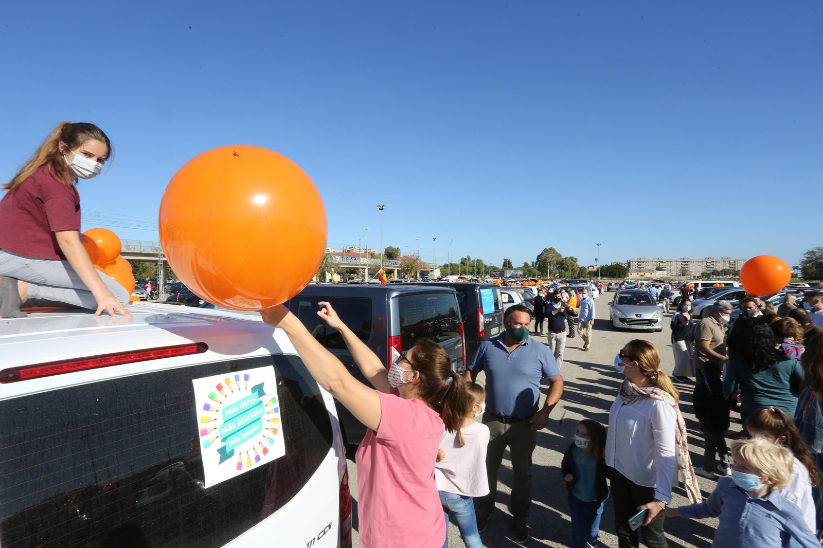 Caravana de coches contra la ley Celaá en Jerez