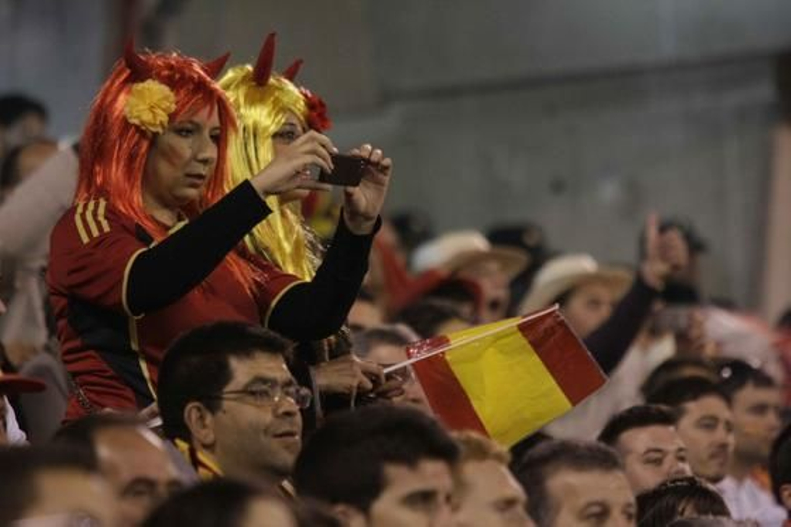 Los aficionados de la selección se volcaron con los jugadores en Granada.

Foto: Maria de la Cruz / Lucia Rivas
