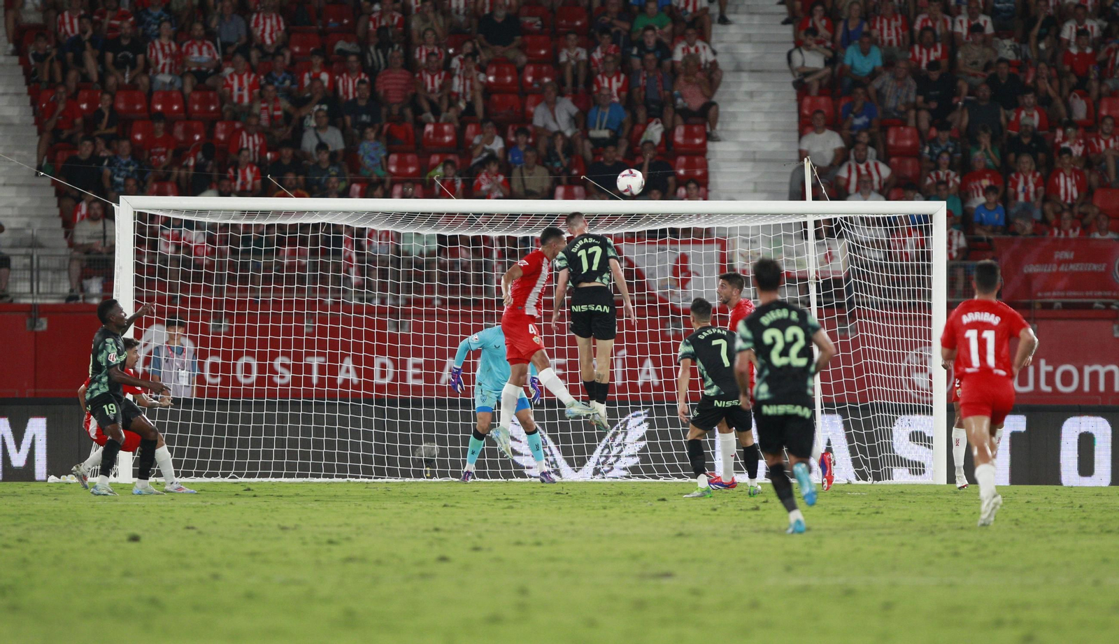 El partido U.D. Almería-Sporting de Gijón, en imágenes