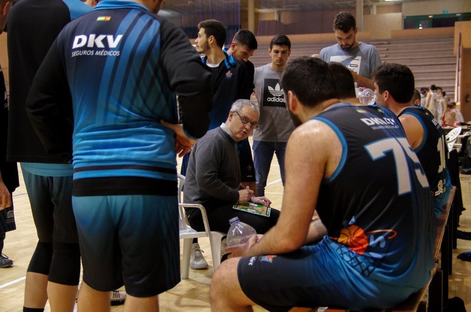 Esteban, en un tiempo muerto.