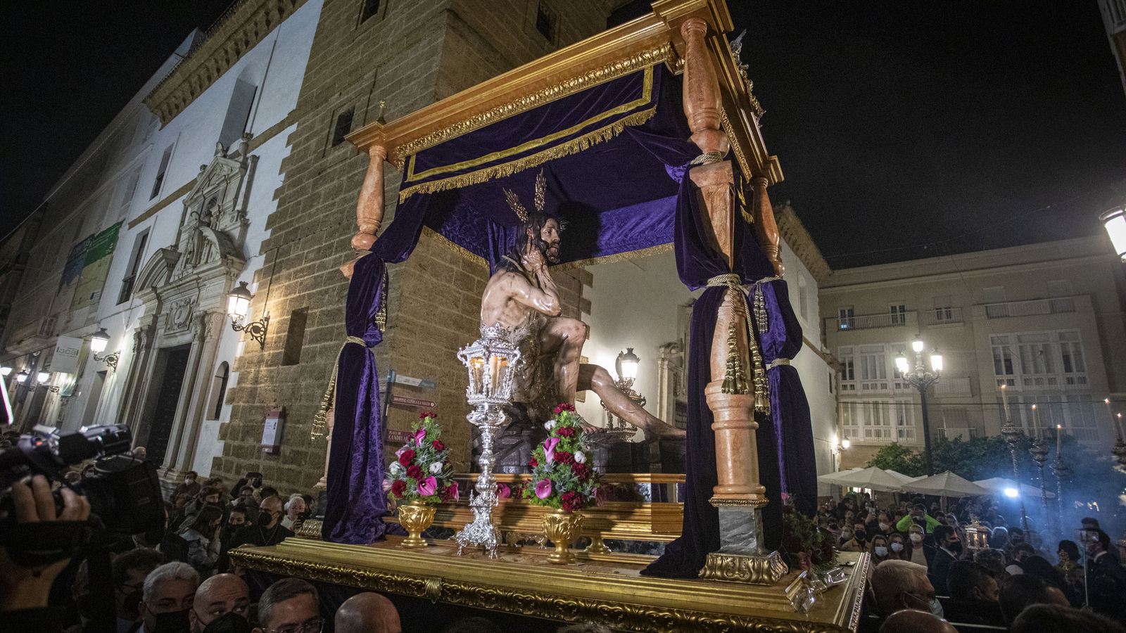 El Cristo de la Humildad, tras su salida este viernes en el nuevo templete.