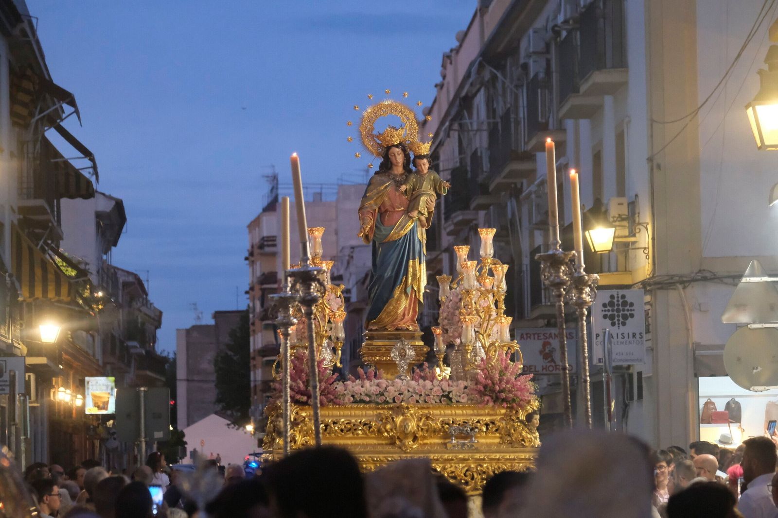 La procesión de María Auxiliadora de Córdoba, en imágenes