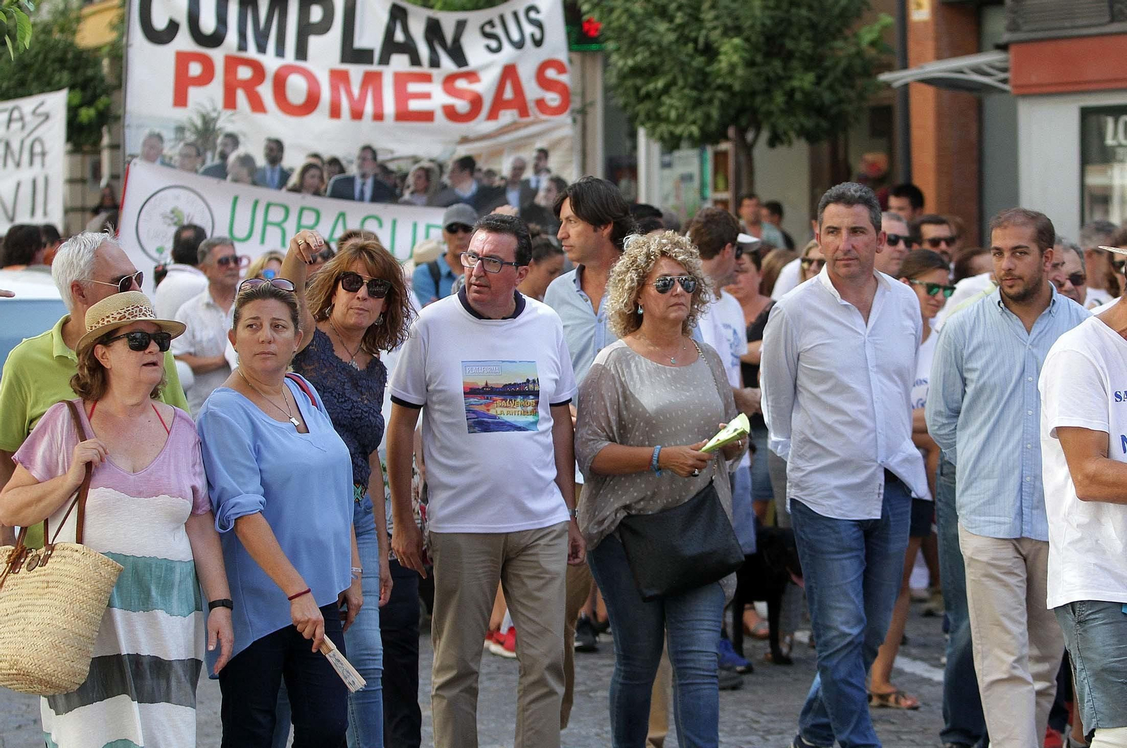 Imágenes de la manifestación "Salvemos las Playas de Huelva"