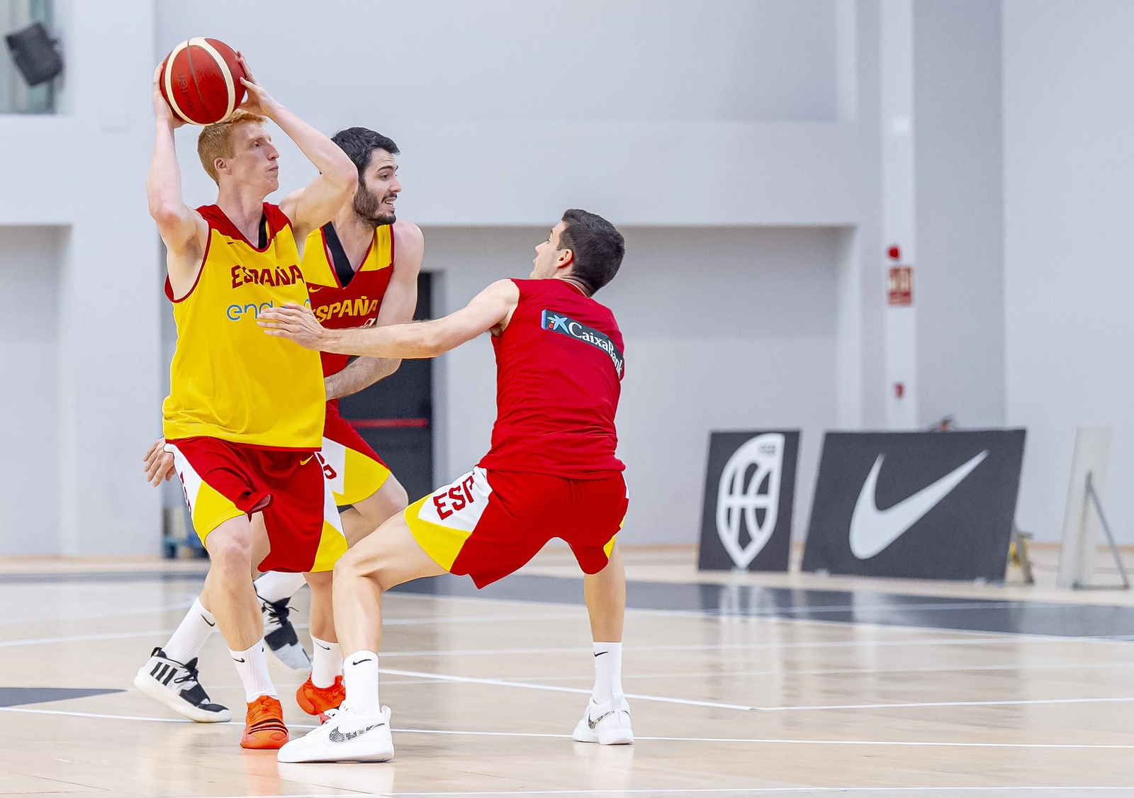 España vuelve a trabajar en Madrid con Alberto Díaz y Yankuba Sima España vuelve a trabajar en Madrid con Alberto Díaz y Yankuba Sima
