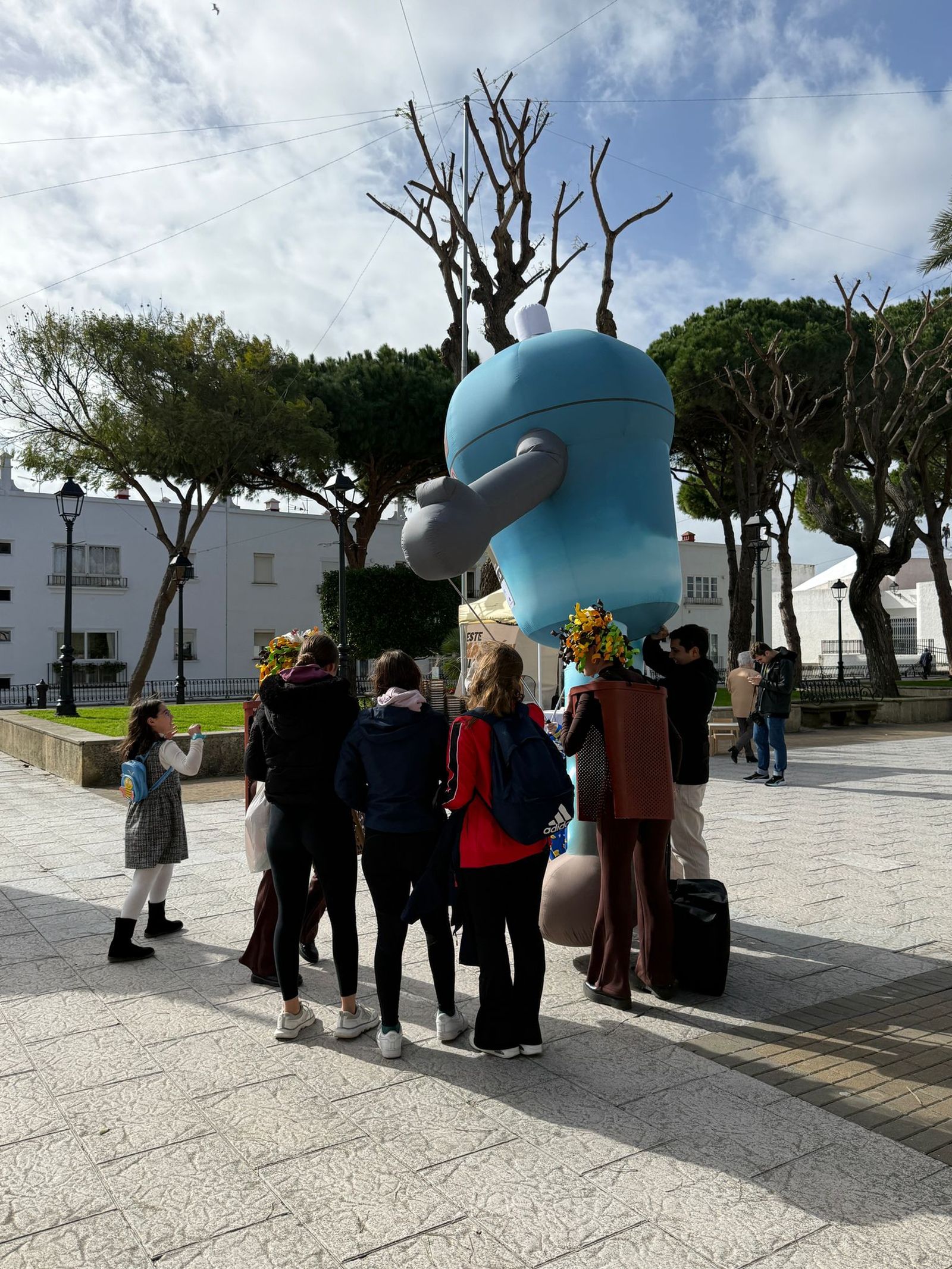Las fotos de la campaña 'Este marrón vale la pena' en San Roque