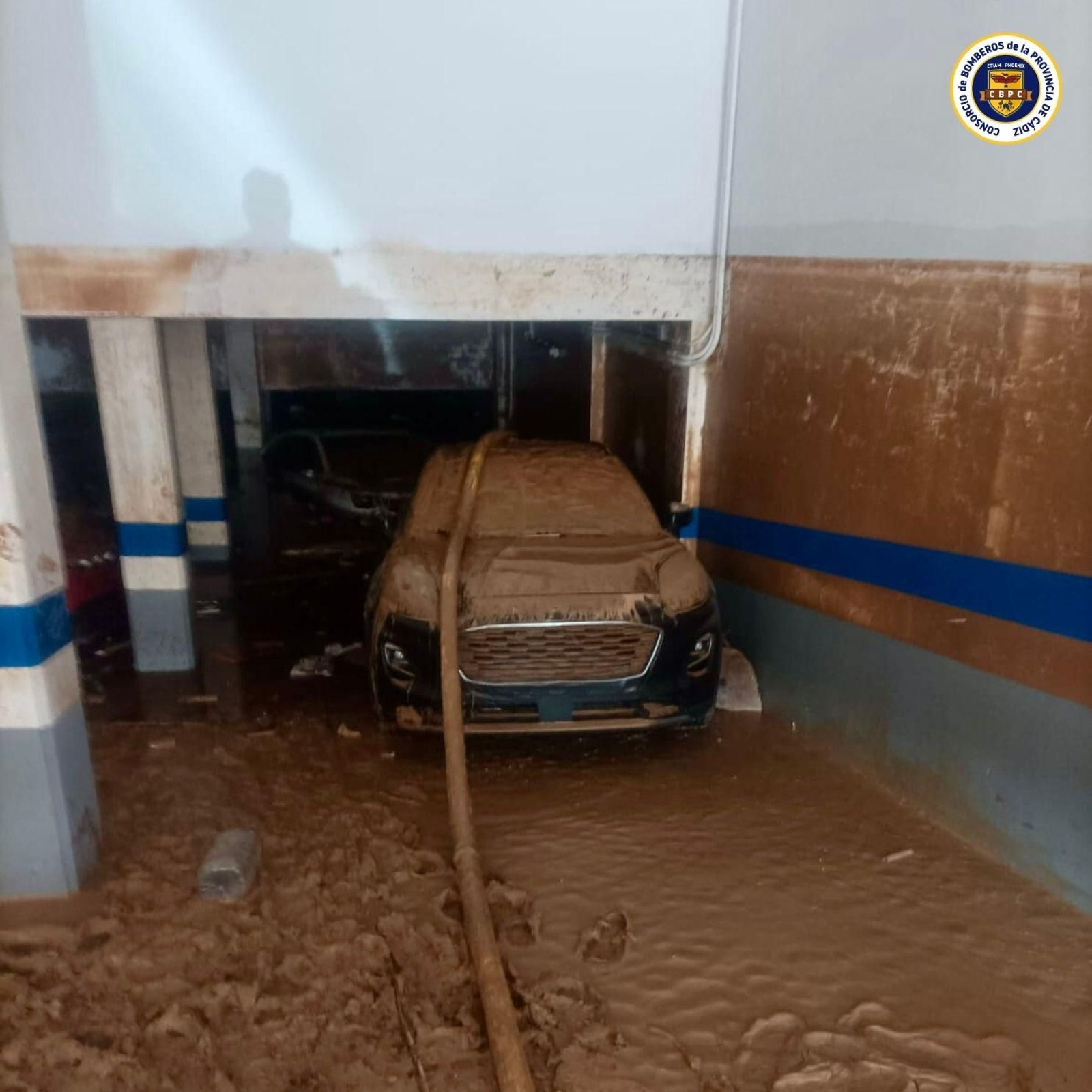 Las imágenes del duro trabajo de los bomberos de Cádiz en Valencia