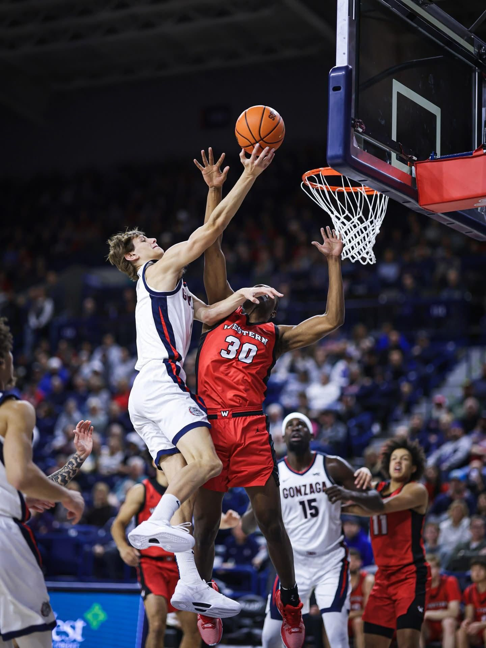 Mario Saint-Supéry deja destellos en su segundo partido con Gonzaga