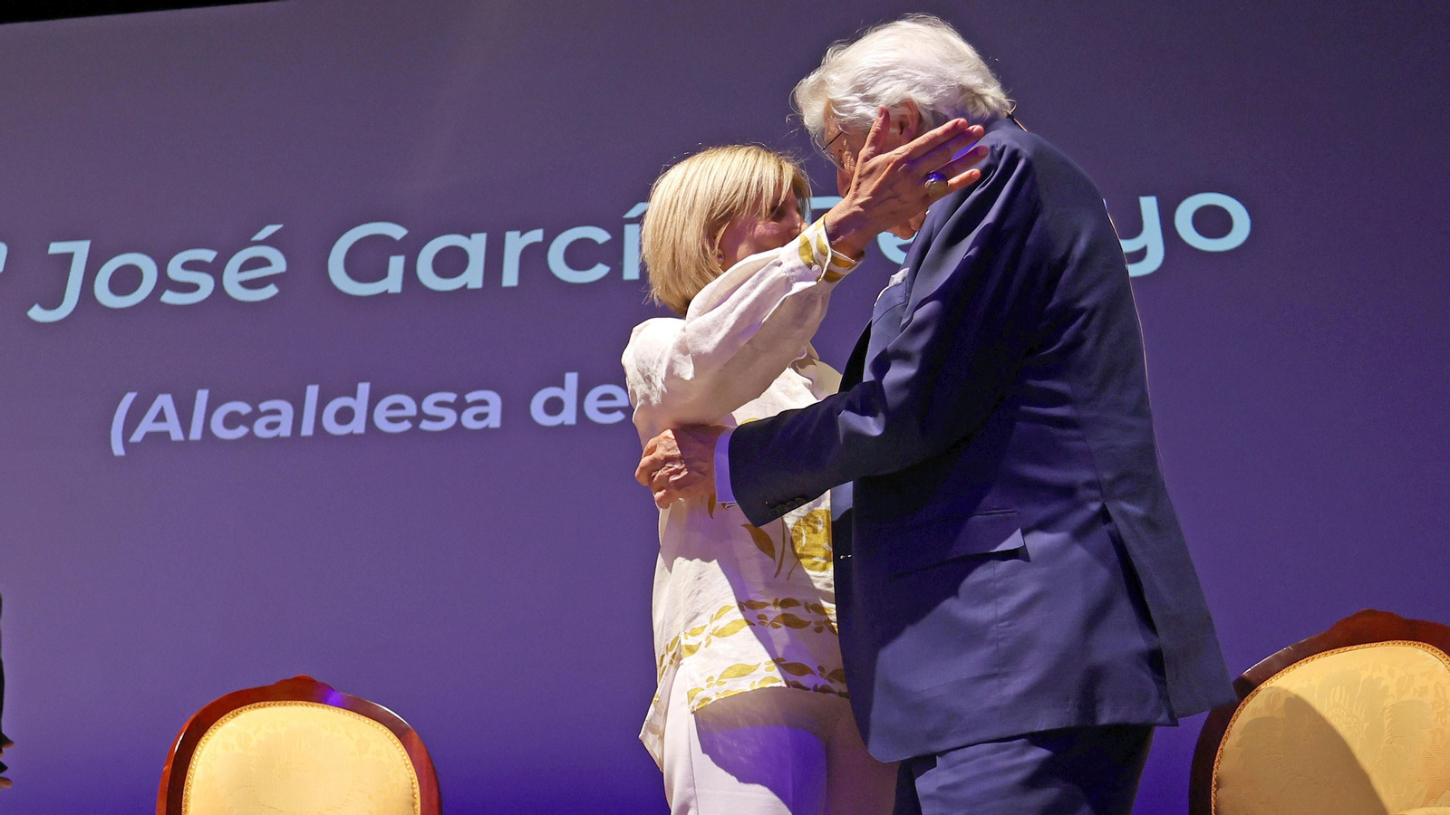 Manuel Alejandro recibe el premio Jerezano del Año del Rotary Club Jerez