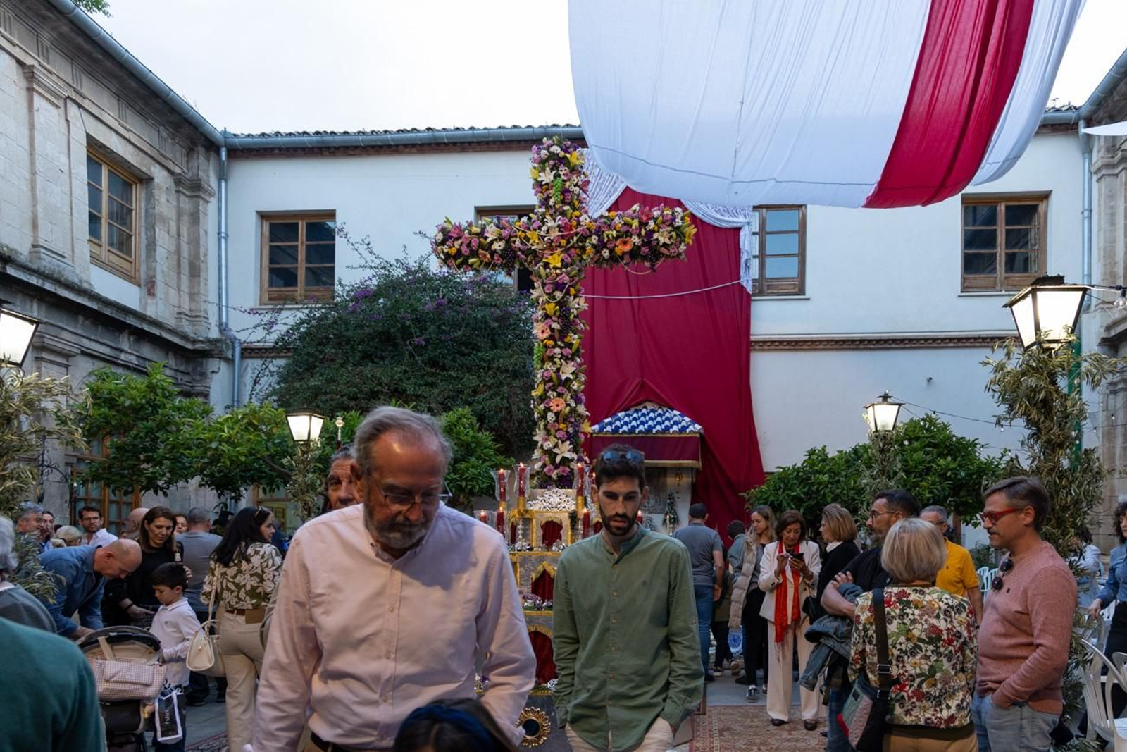 Procesiones infantiles y cruces del 2 de mayo