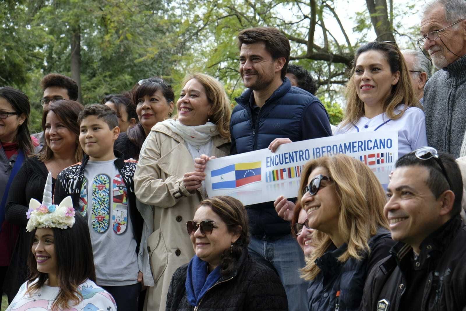 Beltrán Pérez junto a María Piñero, hoy en el Parque de los Príncipes.