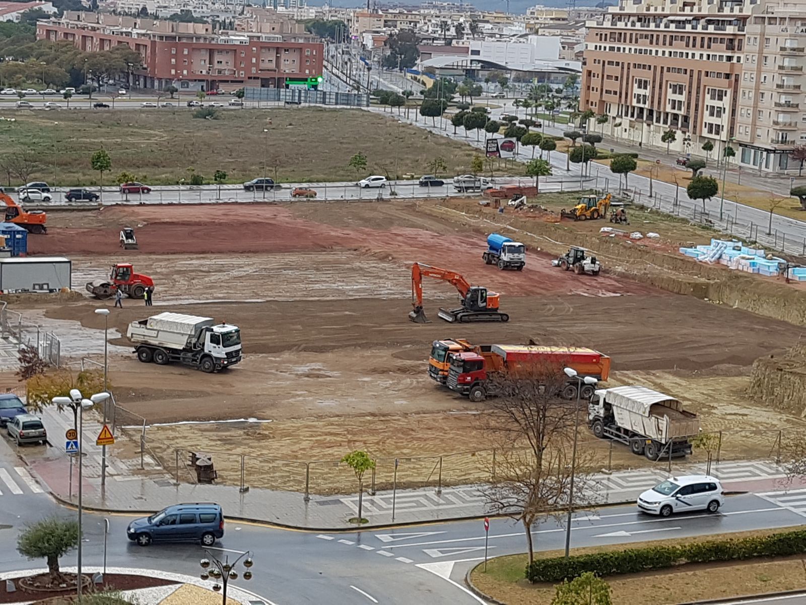 Solar en el que se está construyendo el nuevo instituto de Teatinos.