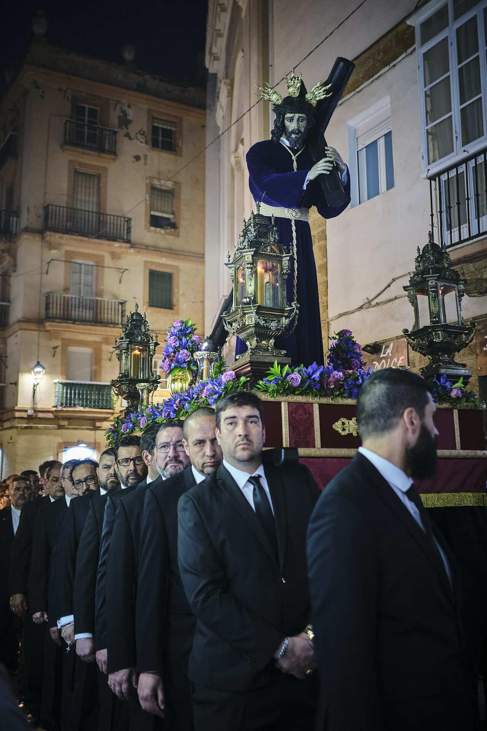 Traslado del Señor del Mayor Dolor a la Catedral para presidir el vía crucis general de hermandades