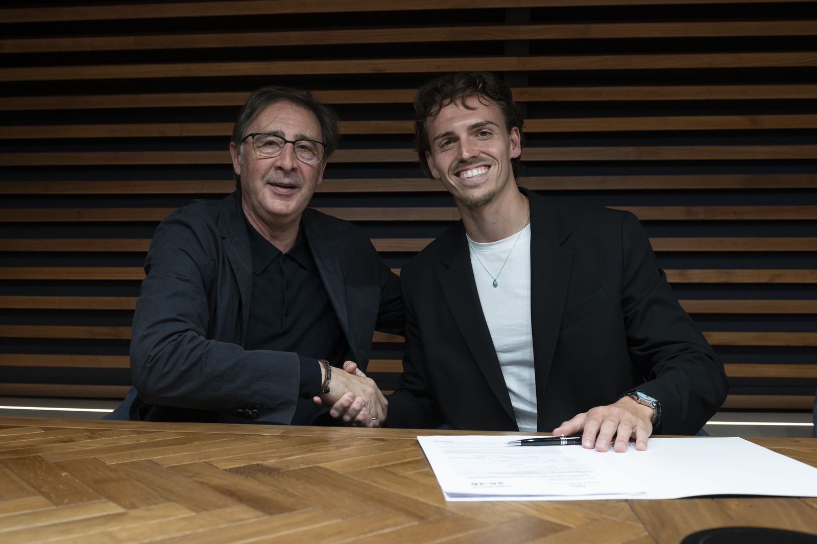 Loren posa con Ángel Recio.