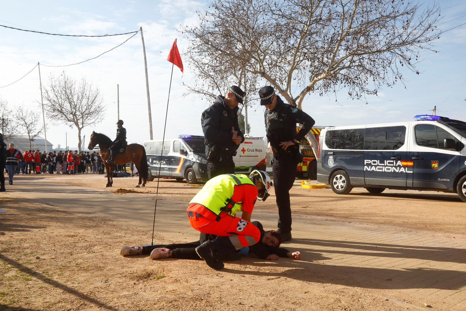 El simulacro de actuación ante una explosión en la Feria de Córdoba, en imágenes
