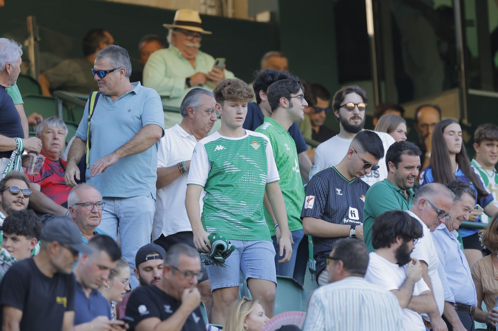 Búscate en la fotos del Betis-Sparta