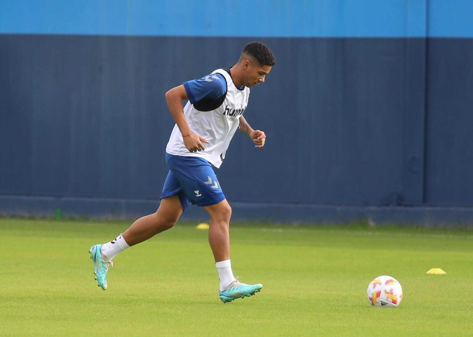 Galería: El Málaga CF ya apunta al Peña Deportiva