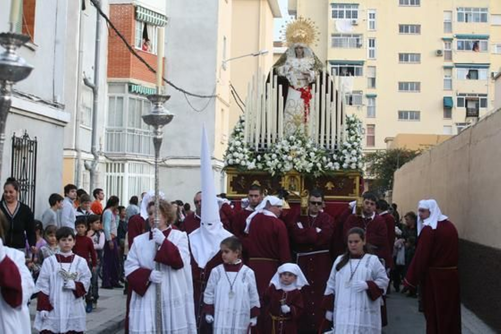 La Virgen de la Encarnación, momentos después de salir del 'tinglao'.