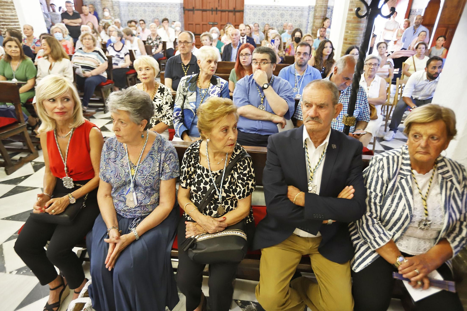Imágenes de la Santa misa e imposición de medallas a los nuevos hermanos en la CInta