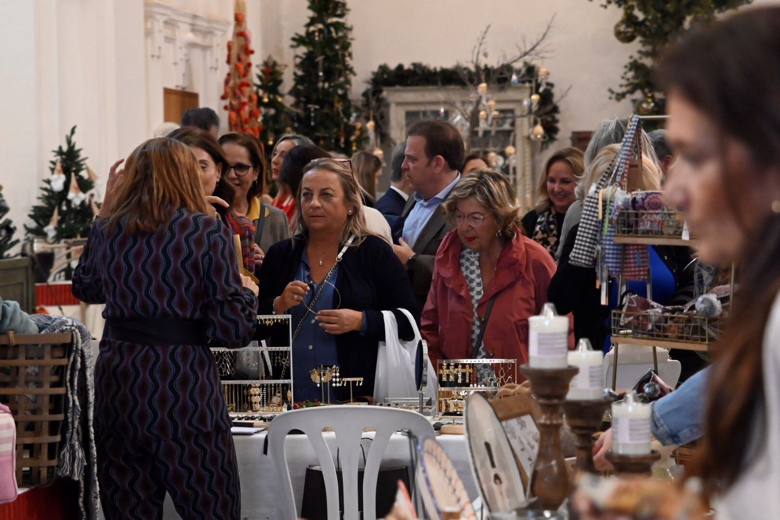 En imágenes, la inauguración del Baratillo de Adevida en Córdoba