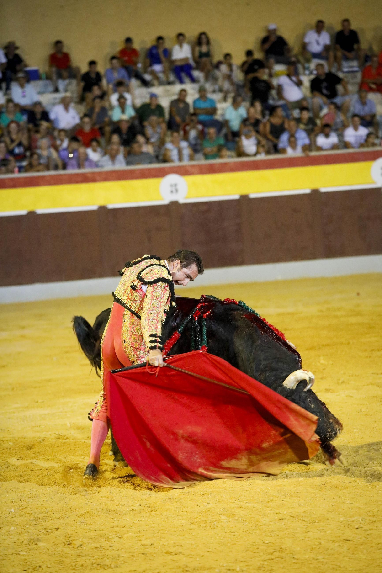 Corrida de toros Berja con un toro indultado, en imágenes