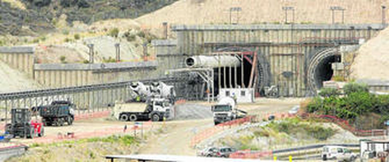 Las nuevas inversiones previstas para el próximo año permitirán que las máquinas vuelvan a trabajar en al menos un tramo del AVE de la línea entre Almería y Murcia.