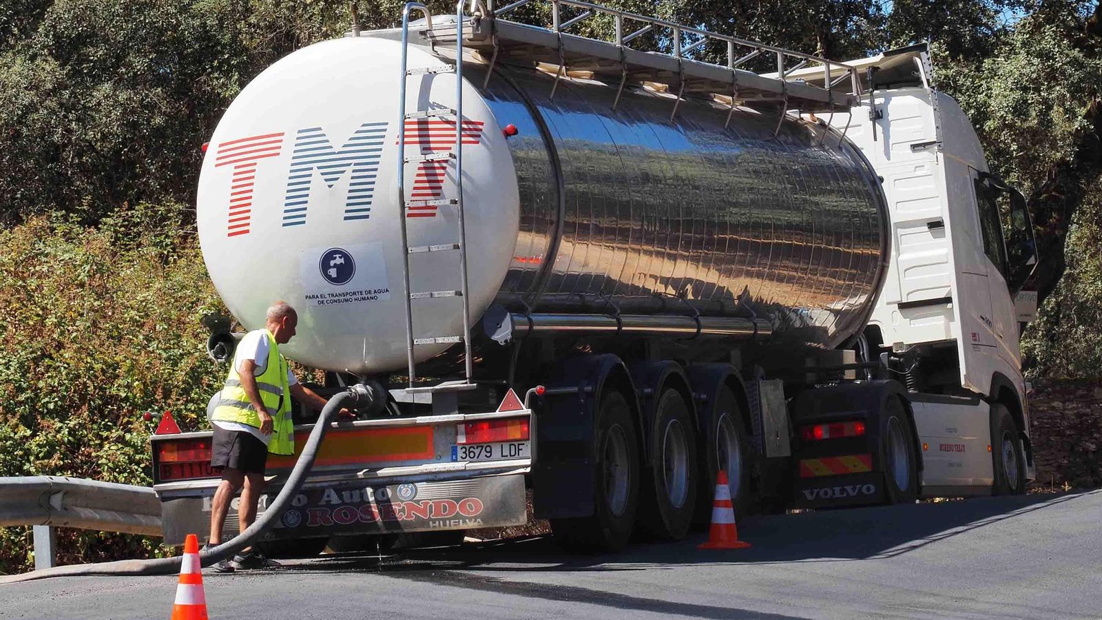 En lo que llevamos de año Giahsa ha transportando más de 11.225 metros cúbicos de agua en casi 500 camiones cisterna