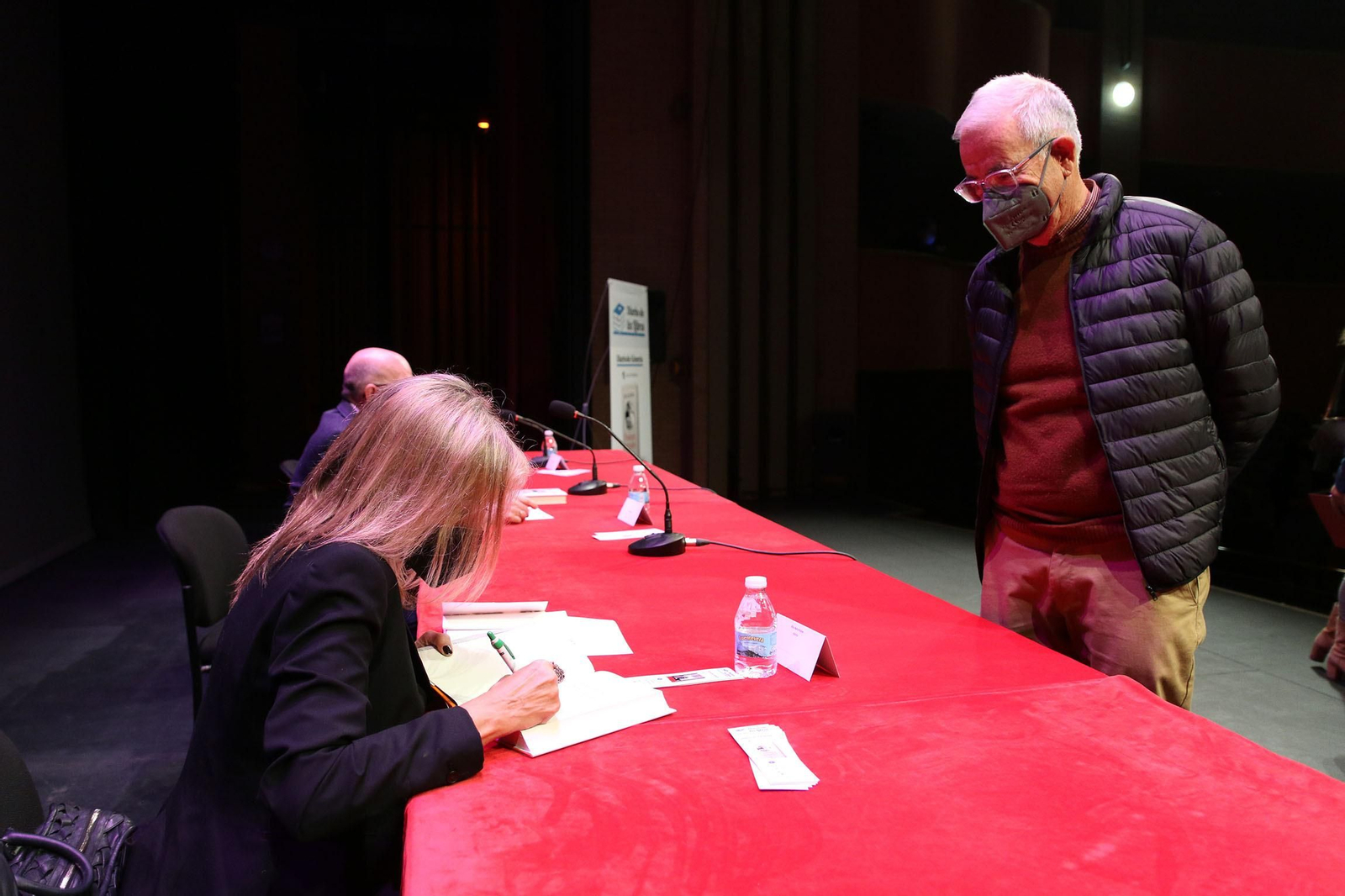 Fotogalería Diario de los Libros, con Marta Robles y su obra 'Pasiones carnales'