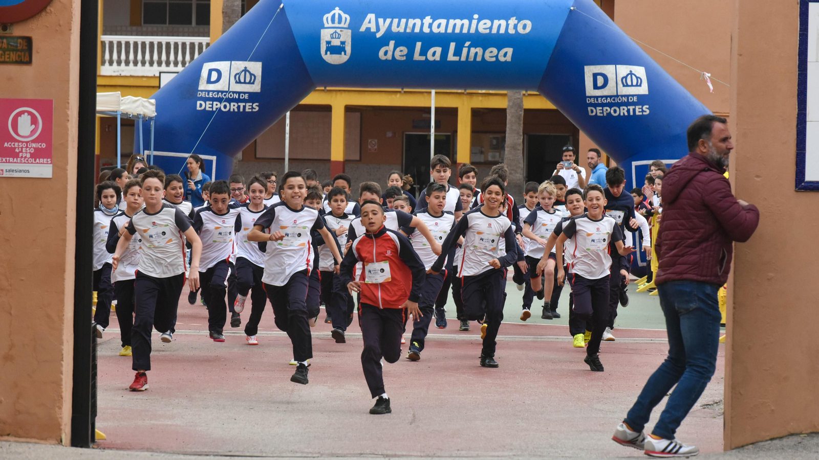 Fotos de la carrera contra la leucemia del Colegio Salesianos de La Línea