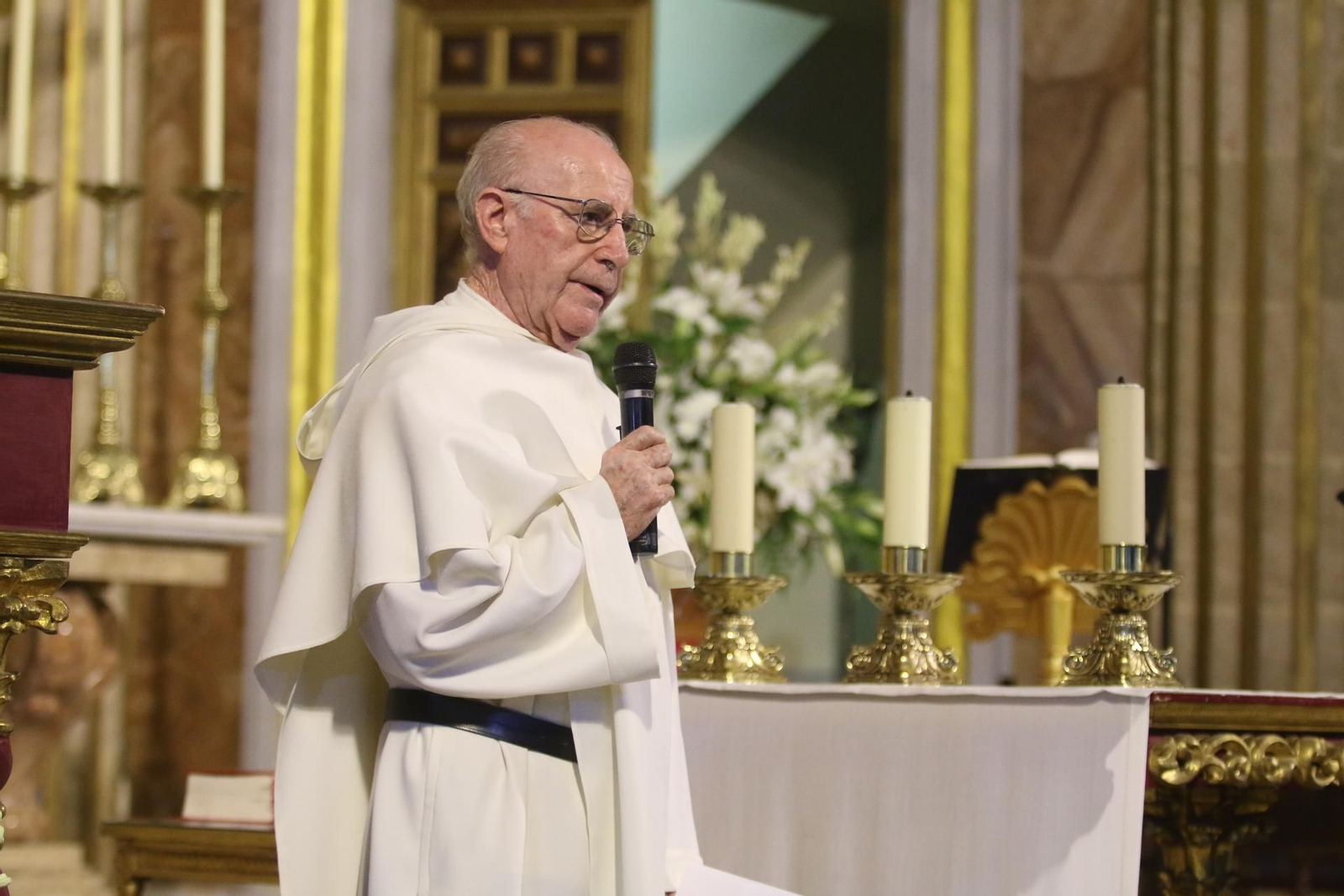 Fotogalería de la ofrenda floral de la UDA a la Virgen del Mar