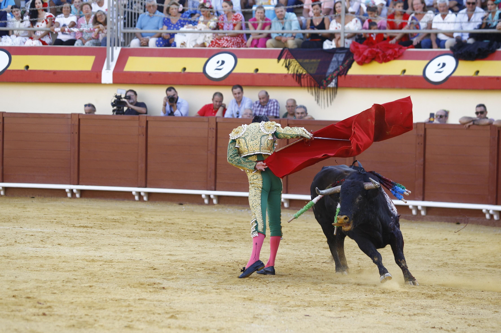 Imágenes de la corrida de toros de la Feria de Vera, con Morante de la Puebla, Emilio de Justo y Pablo Aguado