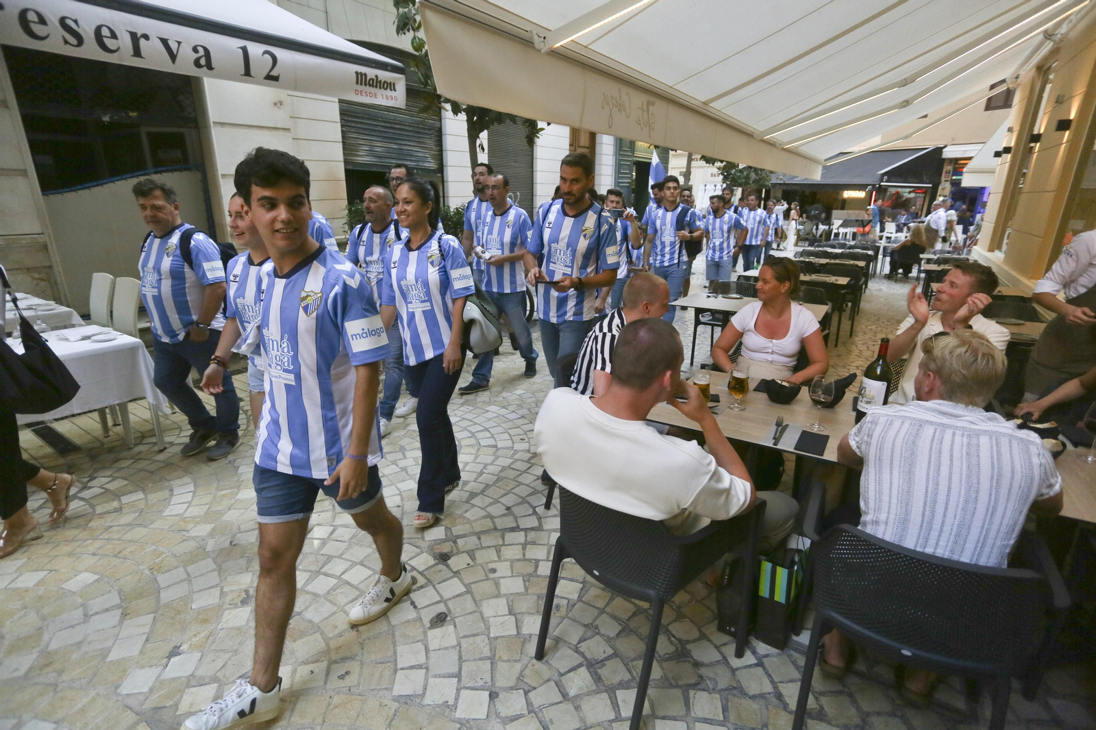 Las camisetas del Málaga CF toman el centro de la ciudad Las camisetas del Málaga CF toman el centro de la ciudad