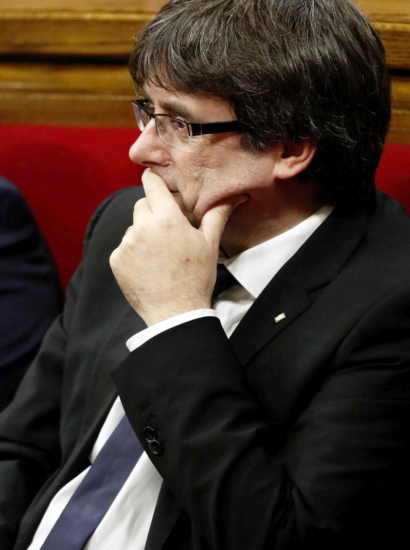 La declaración de la independencia catalana "en suspenso", en imágenes