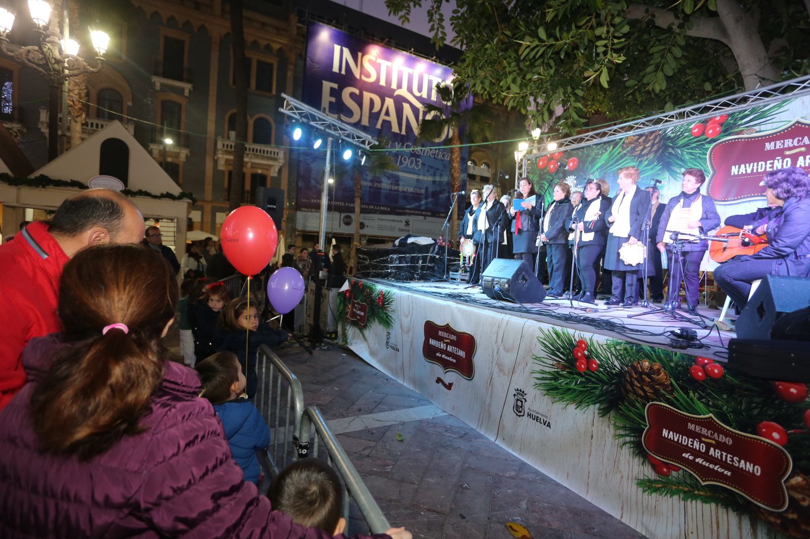 Imágenes del Coro Lazareto en la Plaza de las Monjas