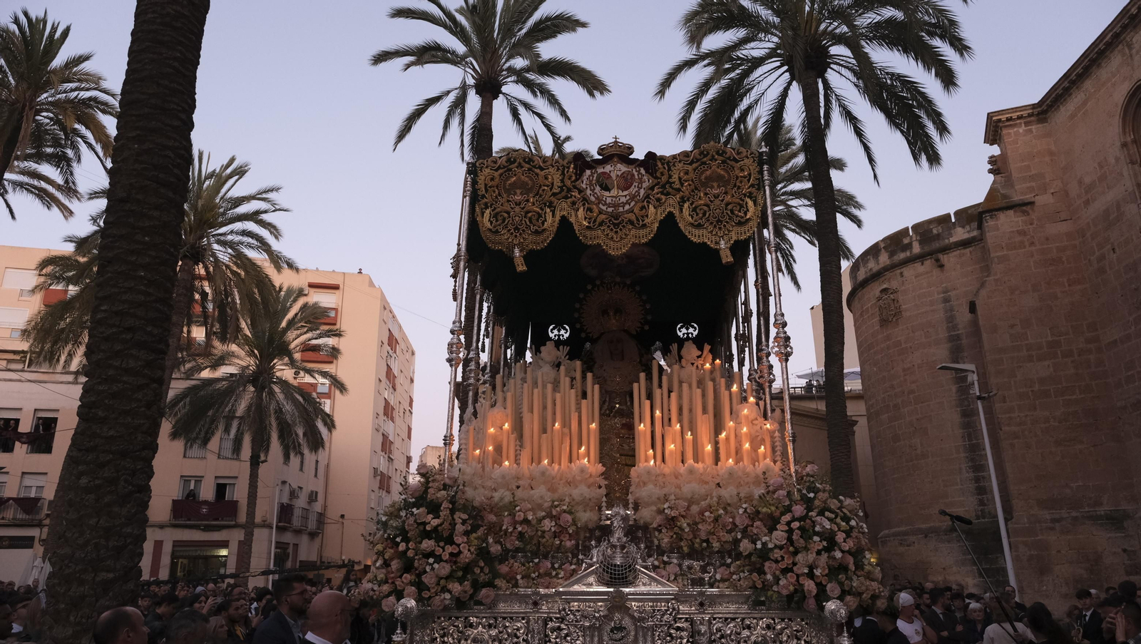 Procesión de Estudiantes en Almería, en imágenes