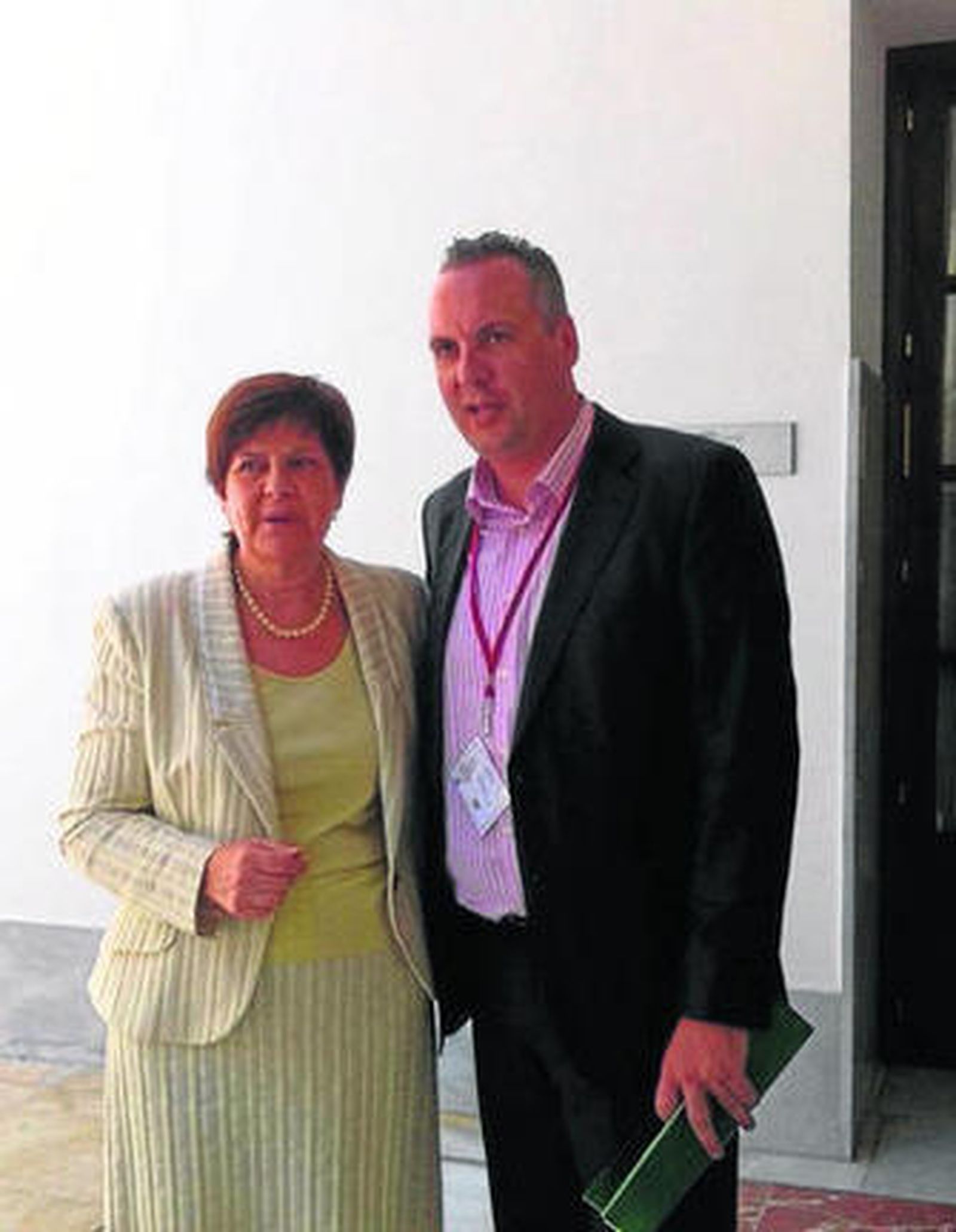 Ruiz Boix y Josefina Cruz, ayer en Sevilla.