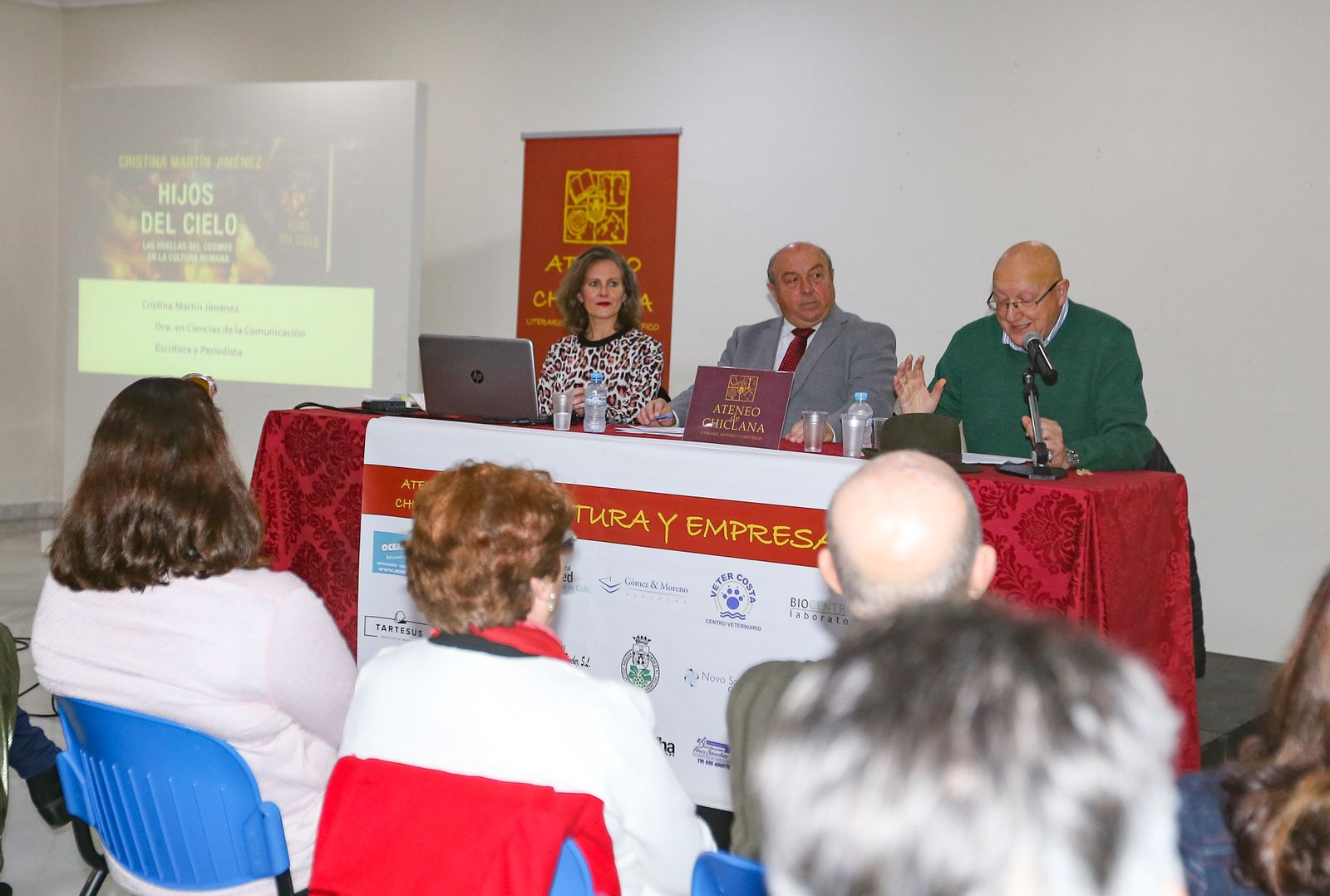 Un momento de la charla que la investigadora ofreció el jueves en la Casa de Cultura.