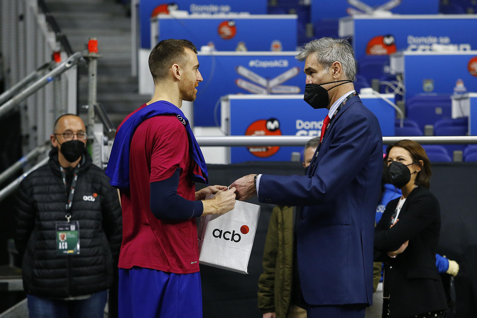FOTOS. Buen rollo entre el Barça y el Unicaja en las horas previas